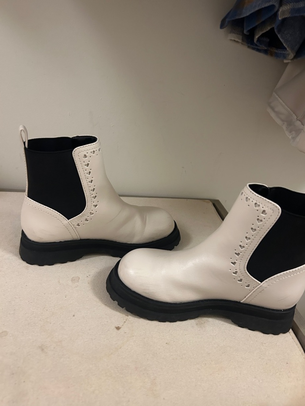 Kids shoes size 13